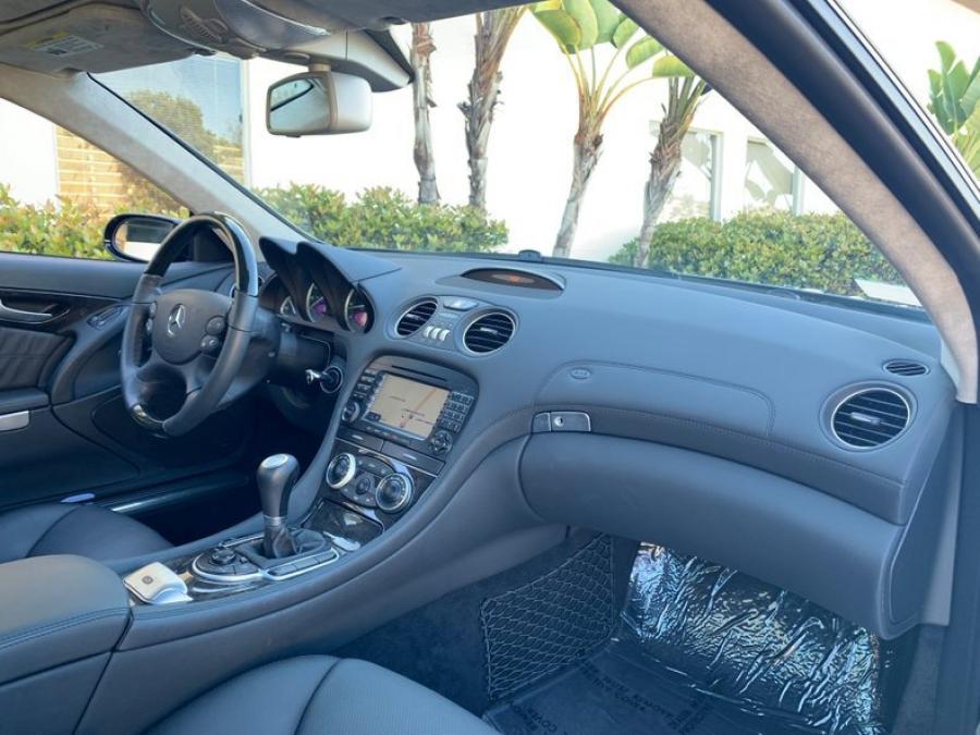 Торпедо Mercedes-Benz SL600 (R230) 2007 года  (фото 67 из 189)